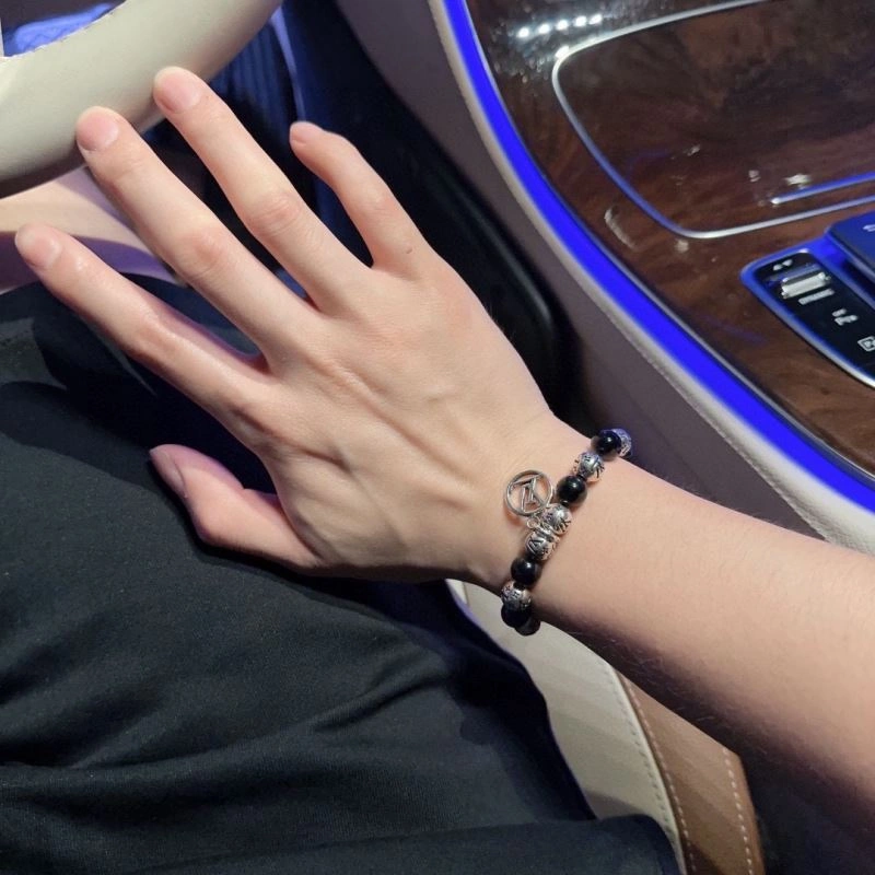 Louis Vuitton Bracelets Chic 250806
