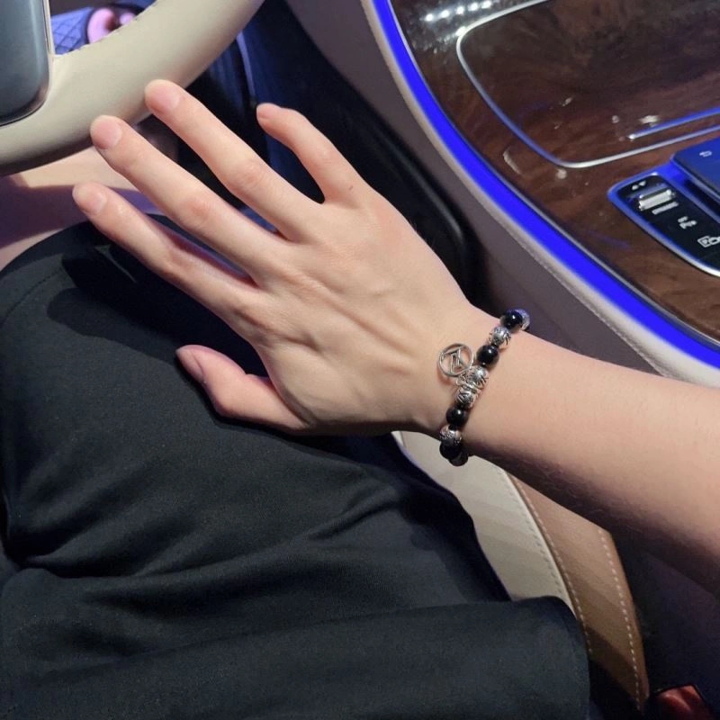 Louis Vuitton Bracelets Chic 250806