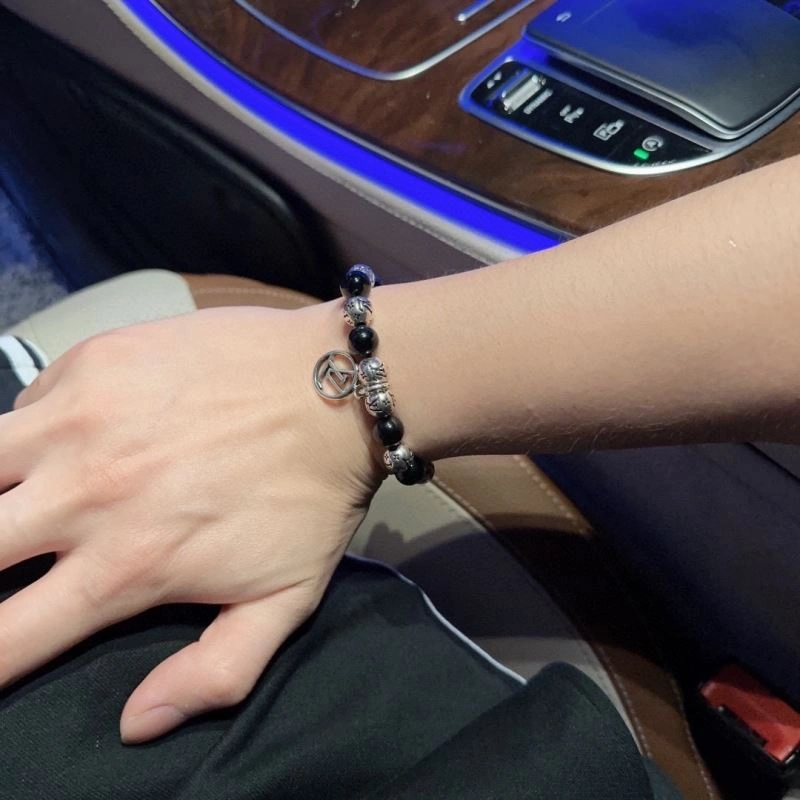 Louis Vuitton Bracelets Chic 250806