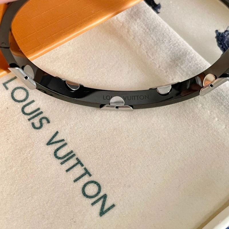 RelaxedFit Louis Vuitton Bracelets 250805