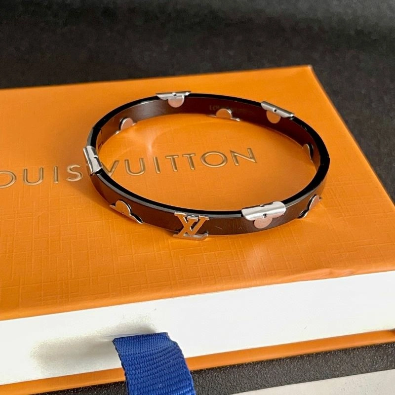 RelaxedFit Louis Vuitton Bracelets 250805