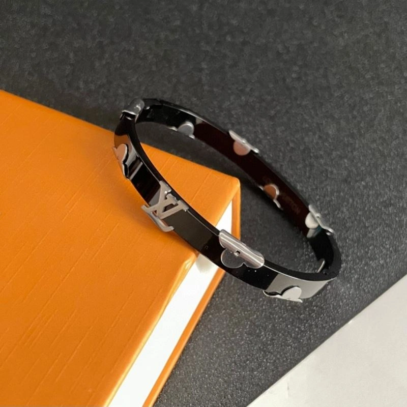 RelaxedFit Louis Vuitton Bracelets 250805