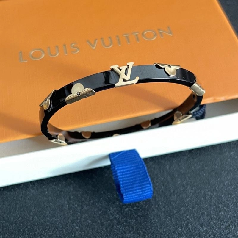 Louis Vuitton Bracelets Unisex 250792
