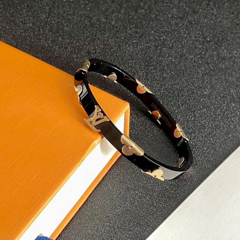 Louis Vuitton Bracelets Unisex 250792