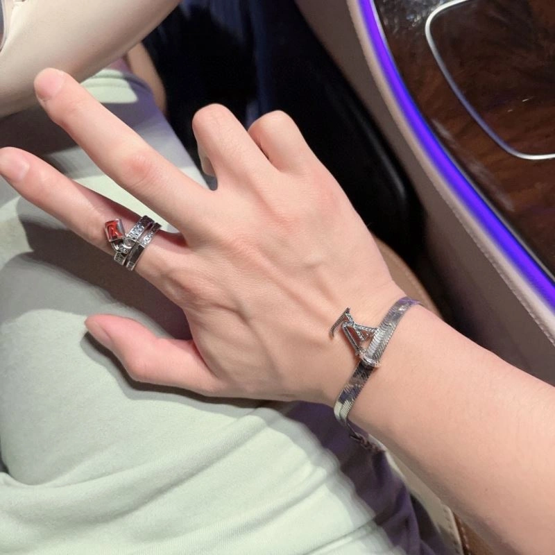 Durable Louis Vuitton Bracelets 250794