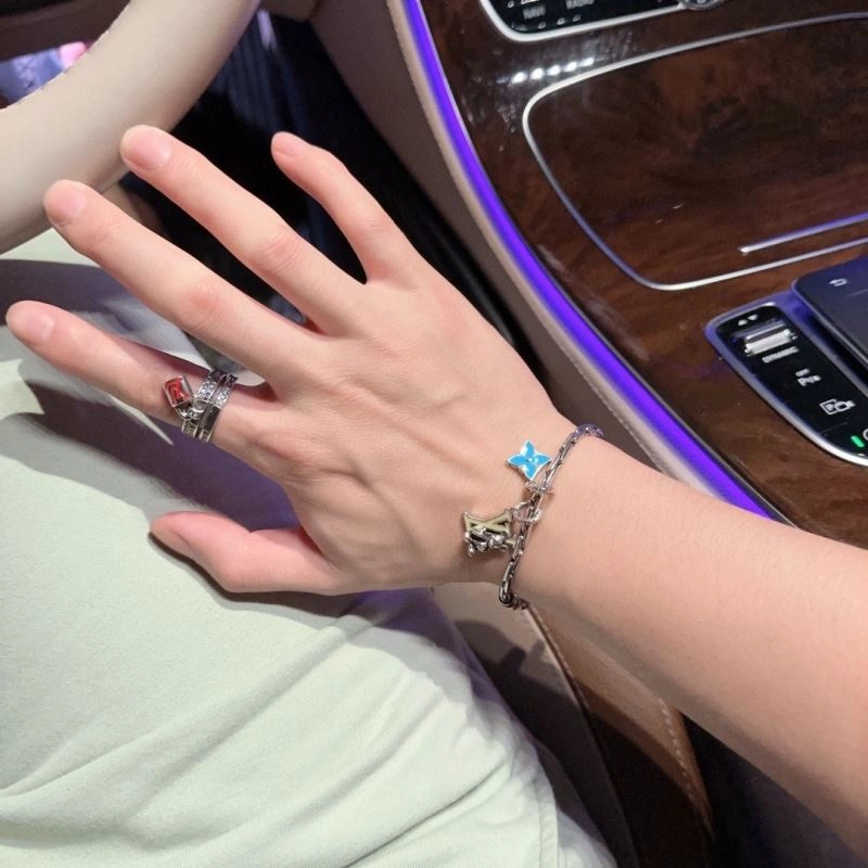 FastDry Louis Vuitton Bracelets 250788