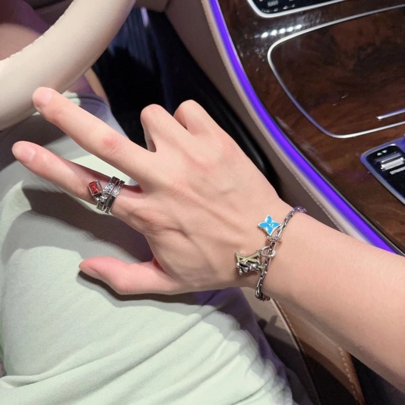 FastDry Louis Vuitton Bracelets 250788