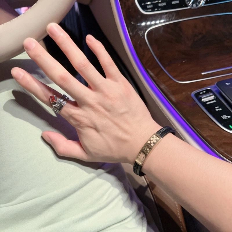 Louis Vuitton Bracelets SunProtective 250782