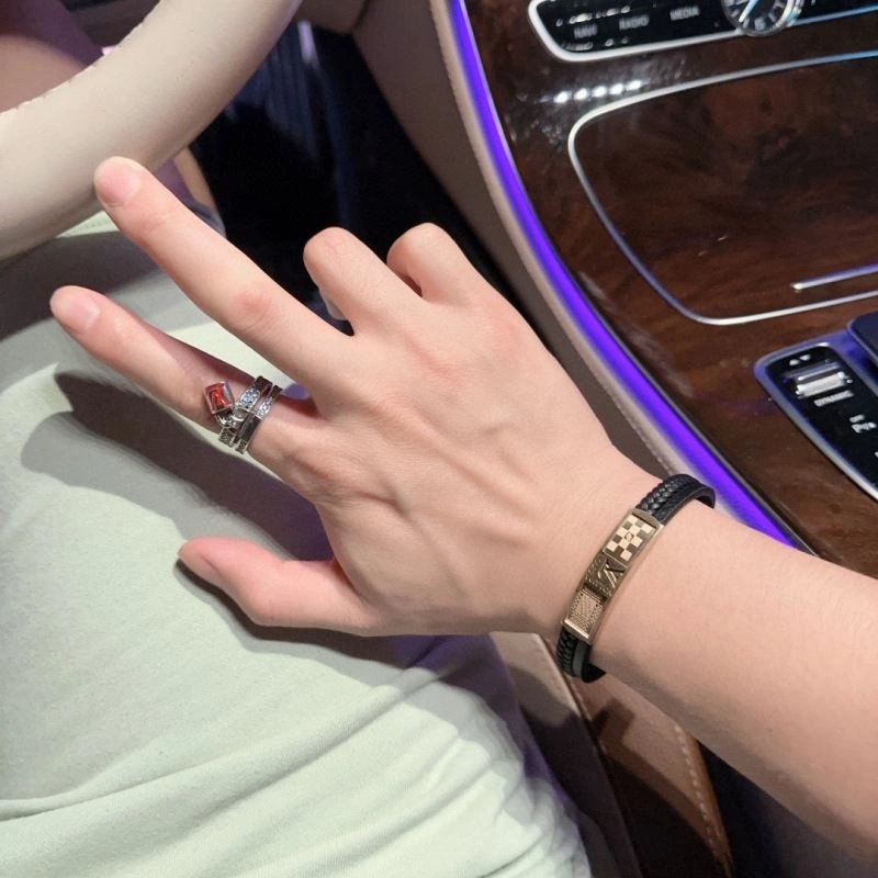 Louis Vuitton Bracelets SunProtective 250782