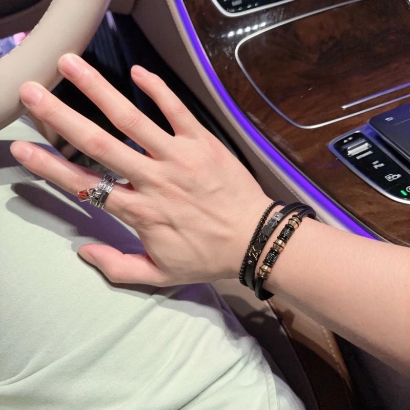 Louis Vuitton Bracelets ZeroBulk 250780