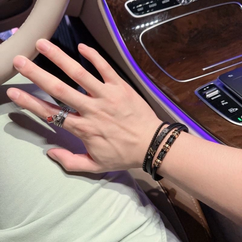 Louis Vuitton Bracelets ZeroBulk 250780