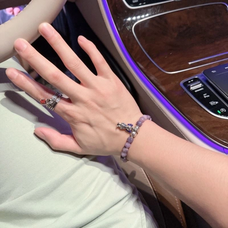 Louis Vuitton Bracelets Effortless 250778