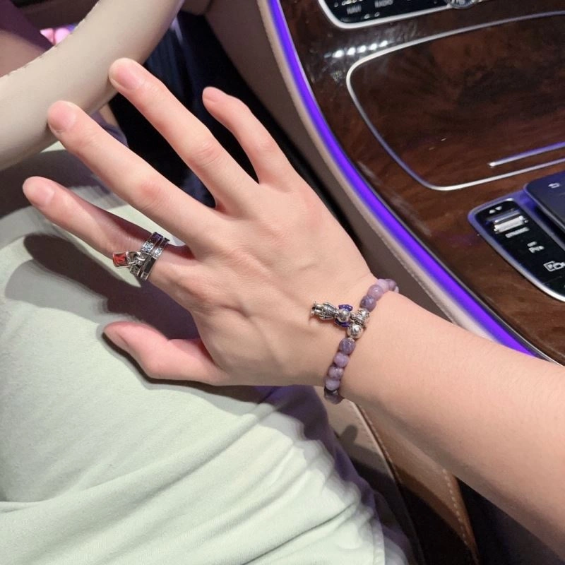 Louis Vuitton Bracelets Effortless 250778