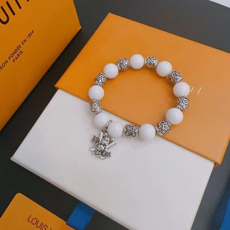 EyeCatching Louis Vuitton Bracelets 250771