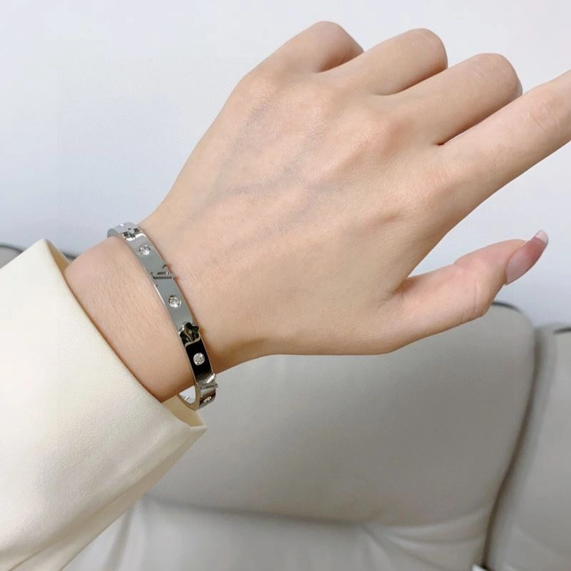 Louis Vuitton Bracelets Soft 250766