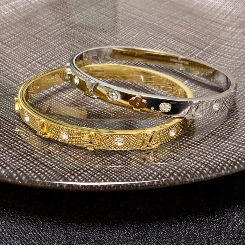 Louis Vuitton Bracelets Soft 250766