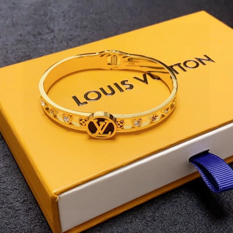 Trendy Louis Vuitton Bracelets 250767