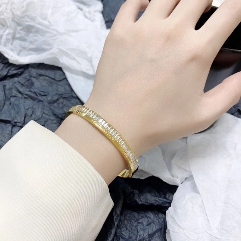 Seasonal Louis Vuitton Bracelets 250765