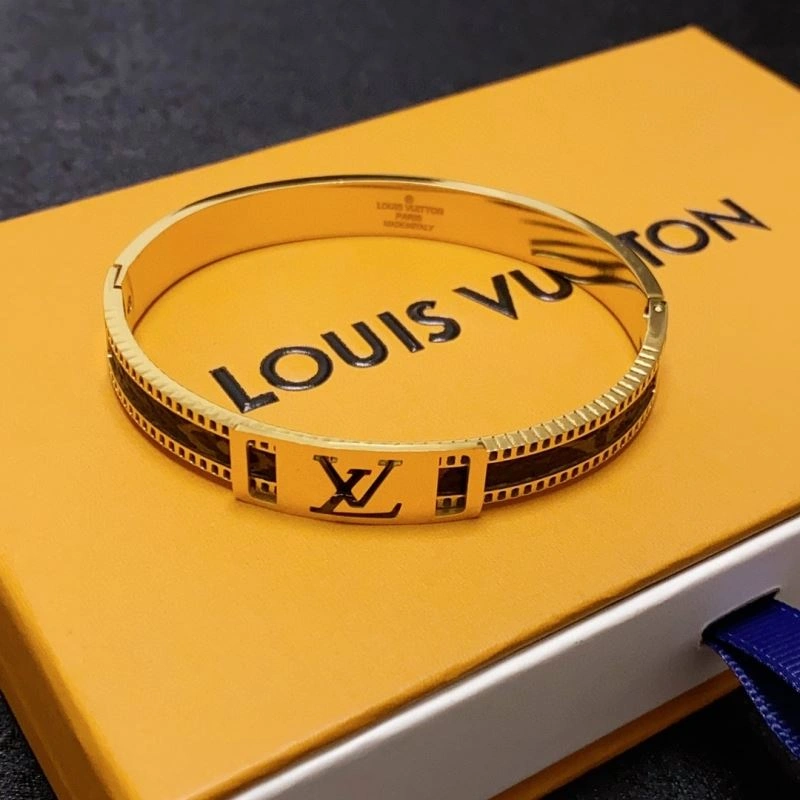 Louis Vuitton Bracelets Lightweight 250770