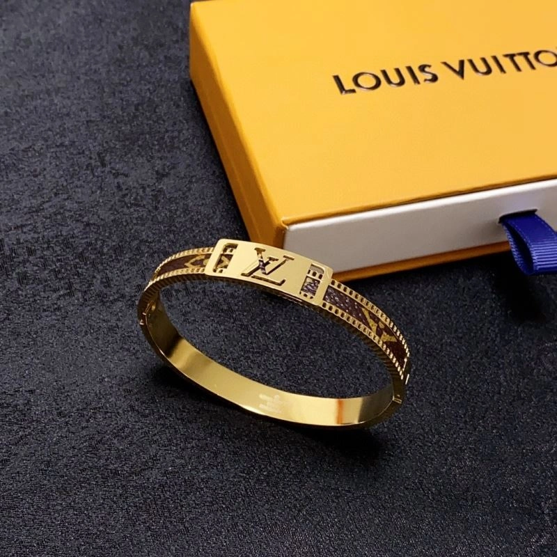 Louis Vuitton Bracelets Lightweight 250770