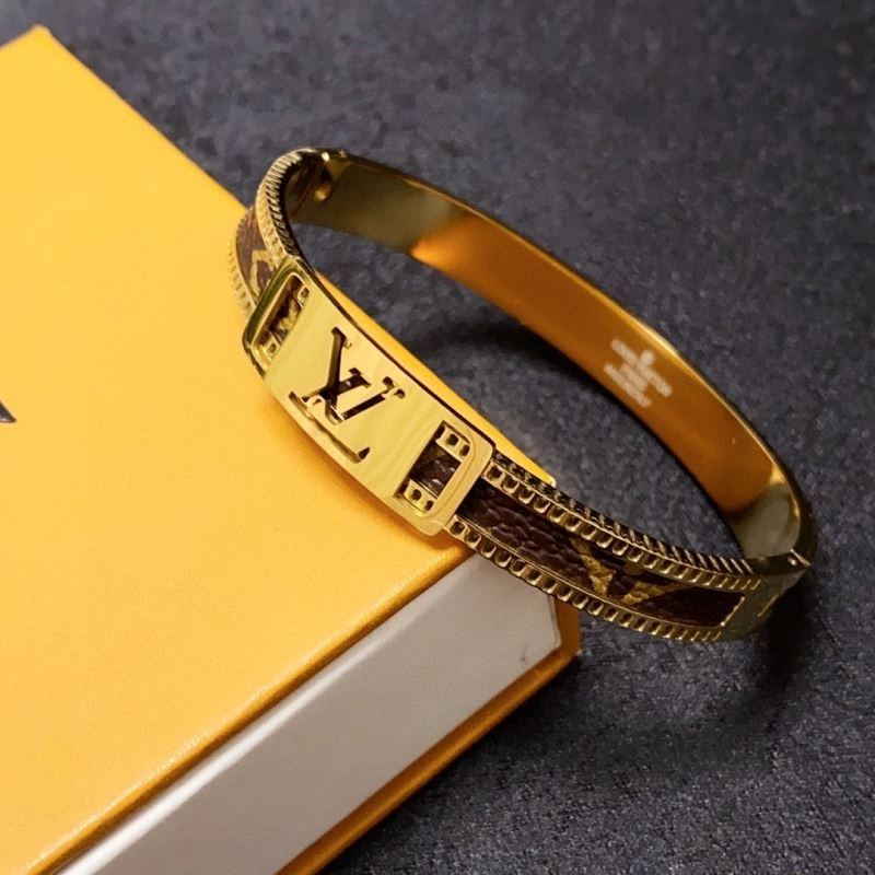 Louis Vuitton Bracelets Lightweight 250770