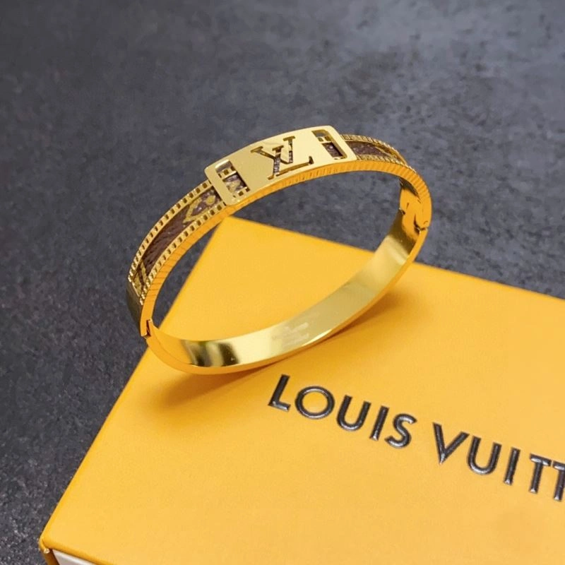 Louis Vuitton Bracelets Lightweight 250770