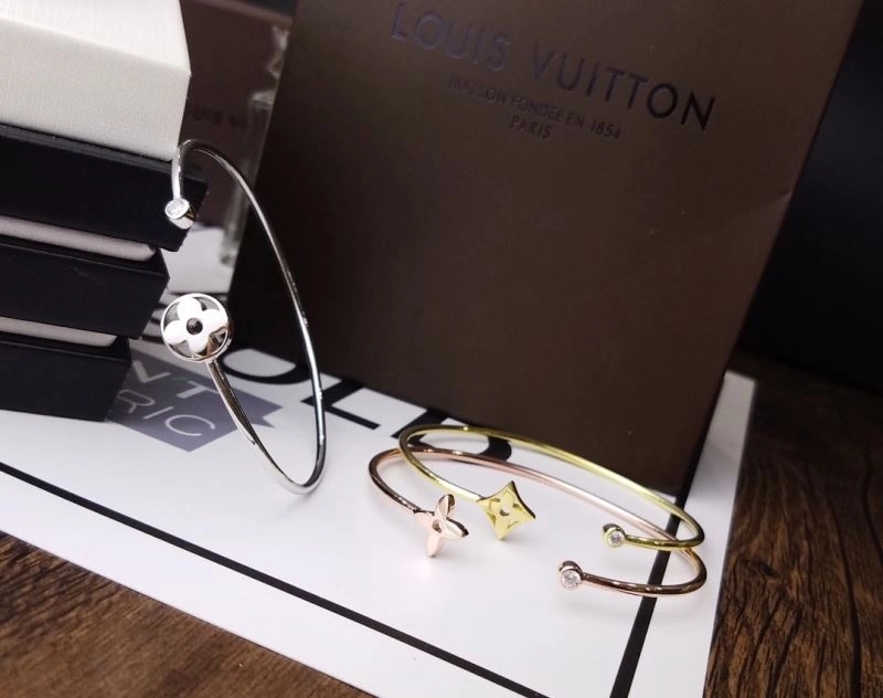 Attractive Louis Vuitton Bracelets 250763