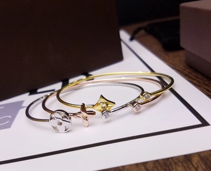 Attractive Louis Vuitton Bracelets 250763