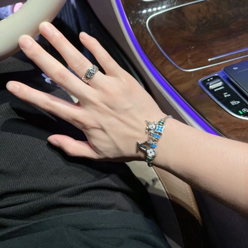 Durable Louis Vuitton Bracelets 250752