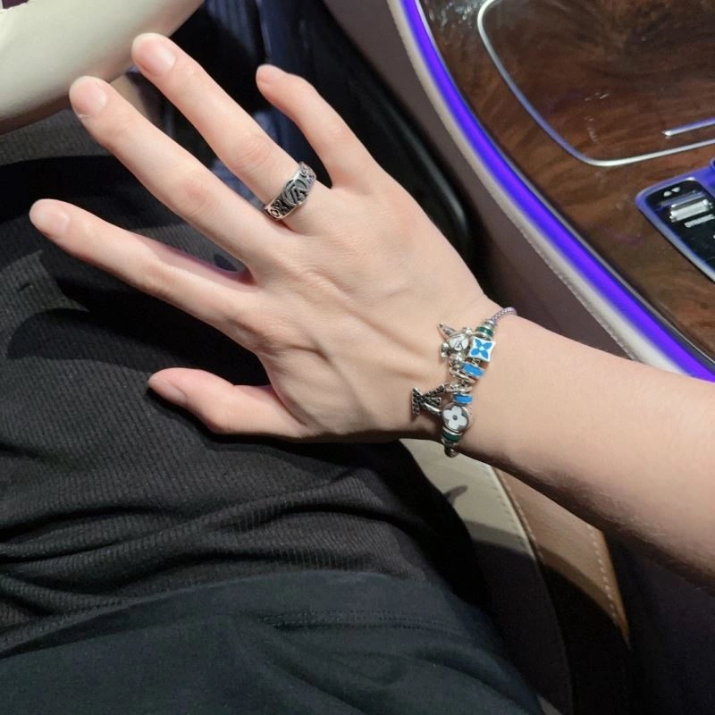 Durable Louis Vuitton Bracelets 250752