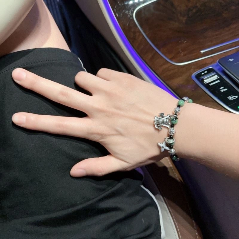 Louis Vuitton Bracelets AllSeason 250749