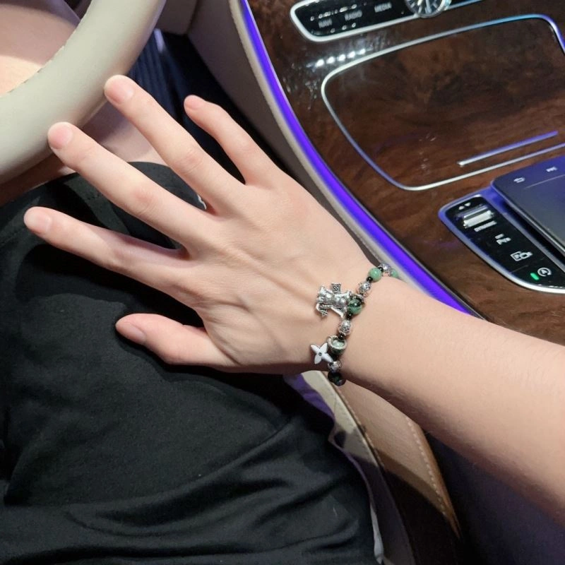Louis Vuitton Bracelets AllSeason 250749