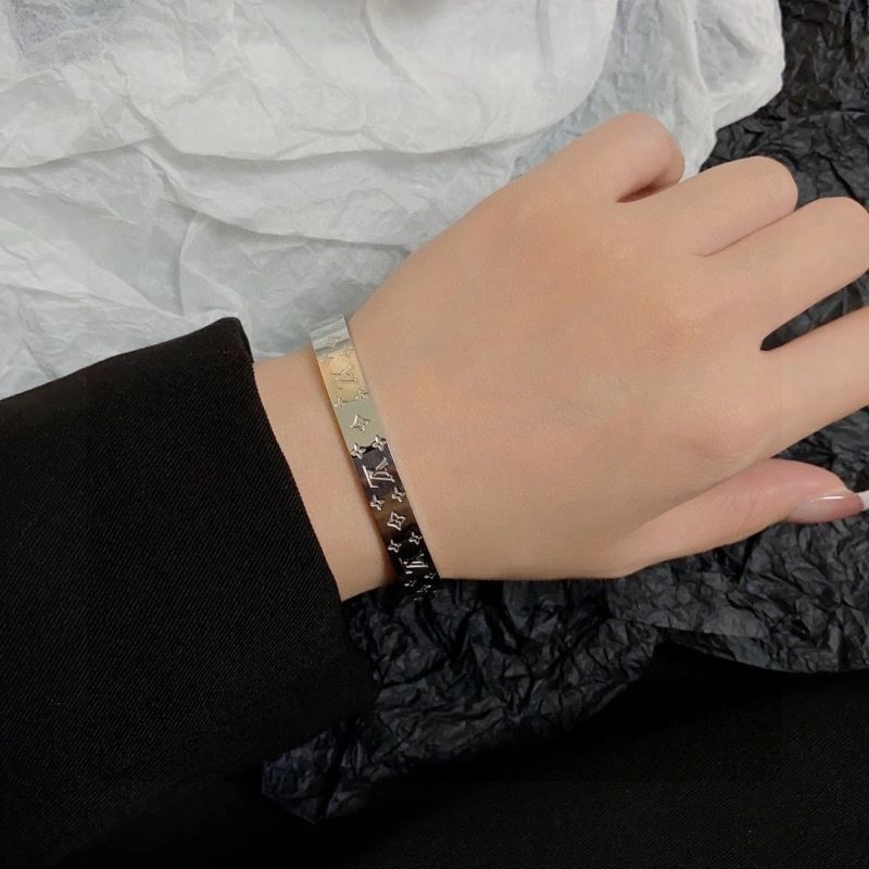 Louis Vuitton Bracelets WellDesigned 250769