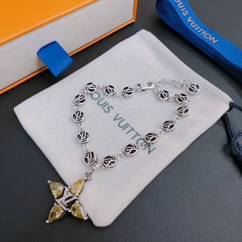 Sophisticated Louis Vuitton Bracelets 250756