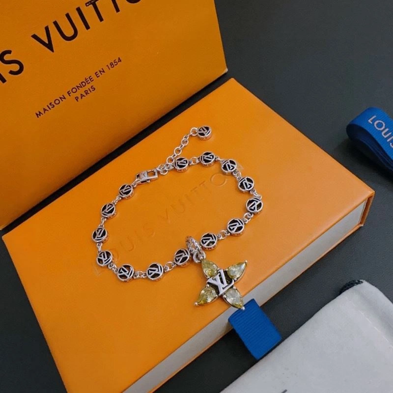 Sophisticated Louis Vuitton Bracelets 250756