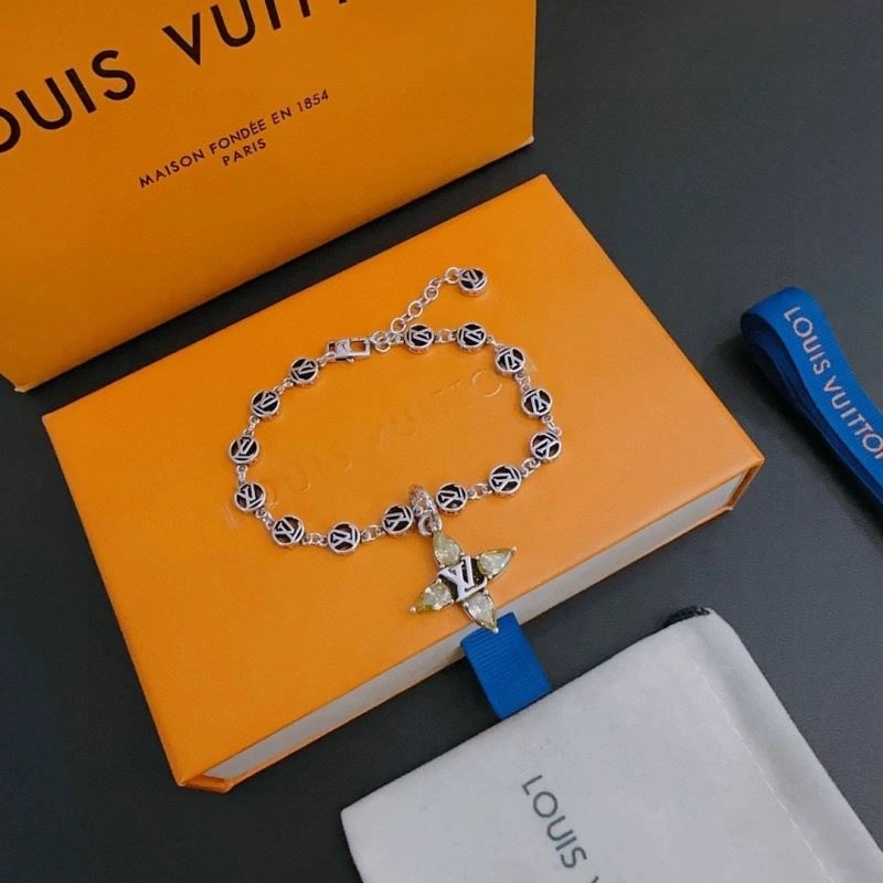 Sophisticated Louis Vuitton Bracelets 250756