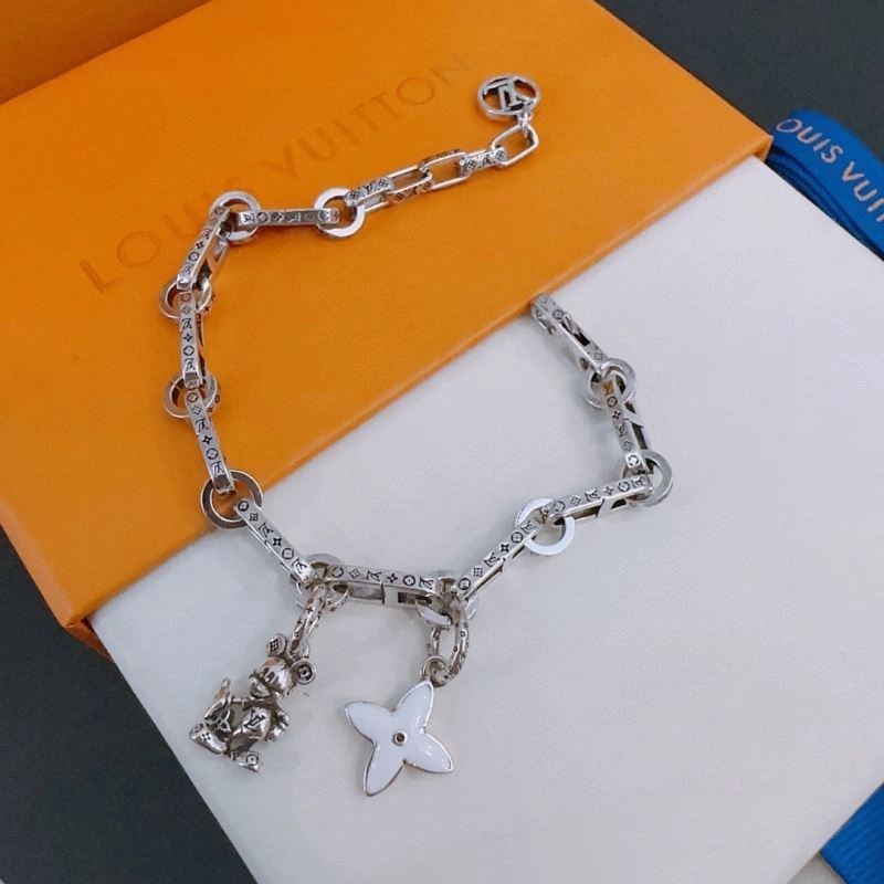 Packable Louis Vuitton Bracelets 250745