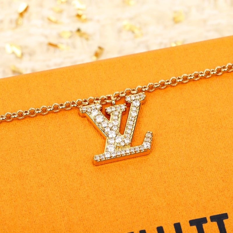 Louis Vuitton Bracelets FreshLook 250738