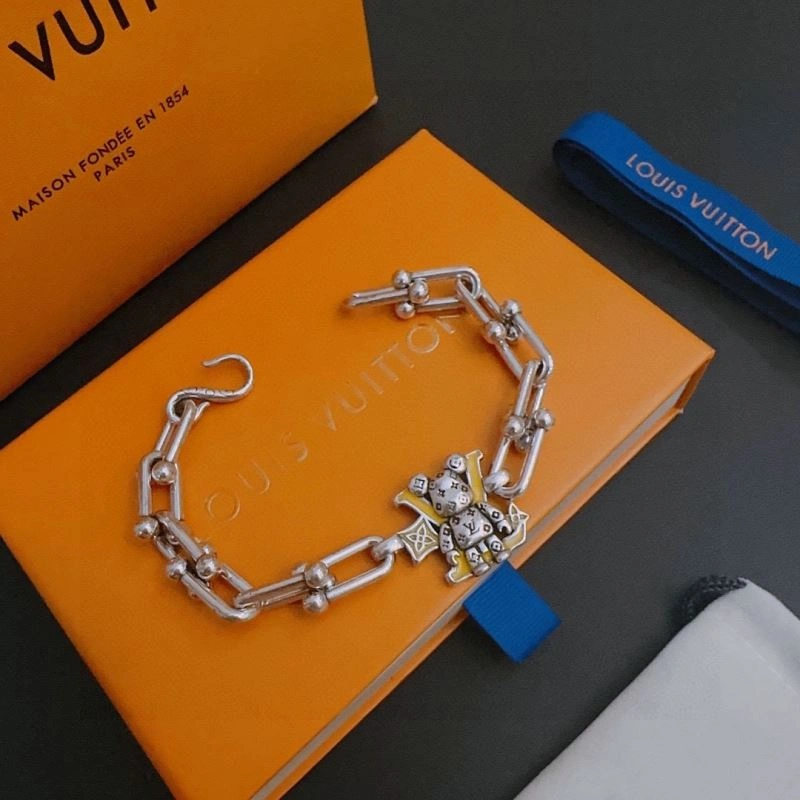 Louis Vuitton Bracelets Youthful 250740