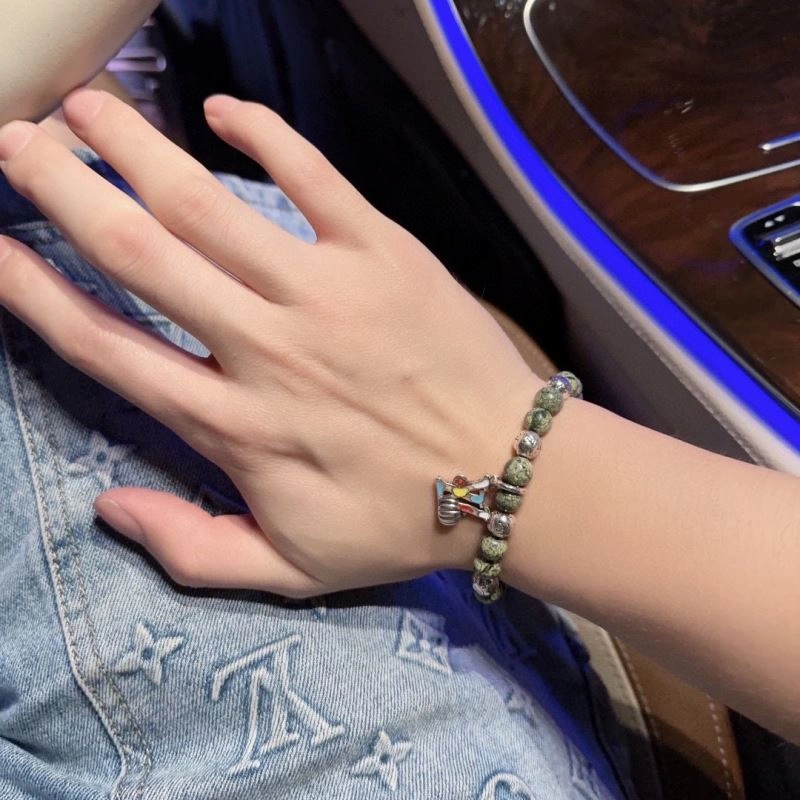 Louis Vuitton Bracelets ZipUp 250736
