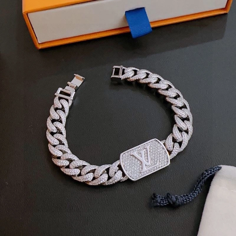 Sporty Louis Vuitton Bracelets 250733