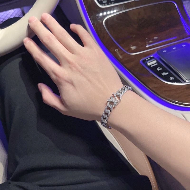 Louis Vuitton Bracelets Attractive 250734