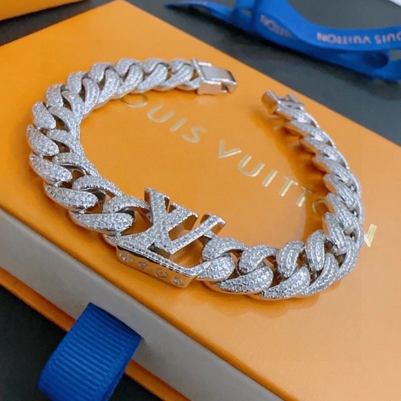 Louis Vuitton Bracelets Attractive 250734