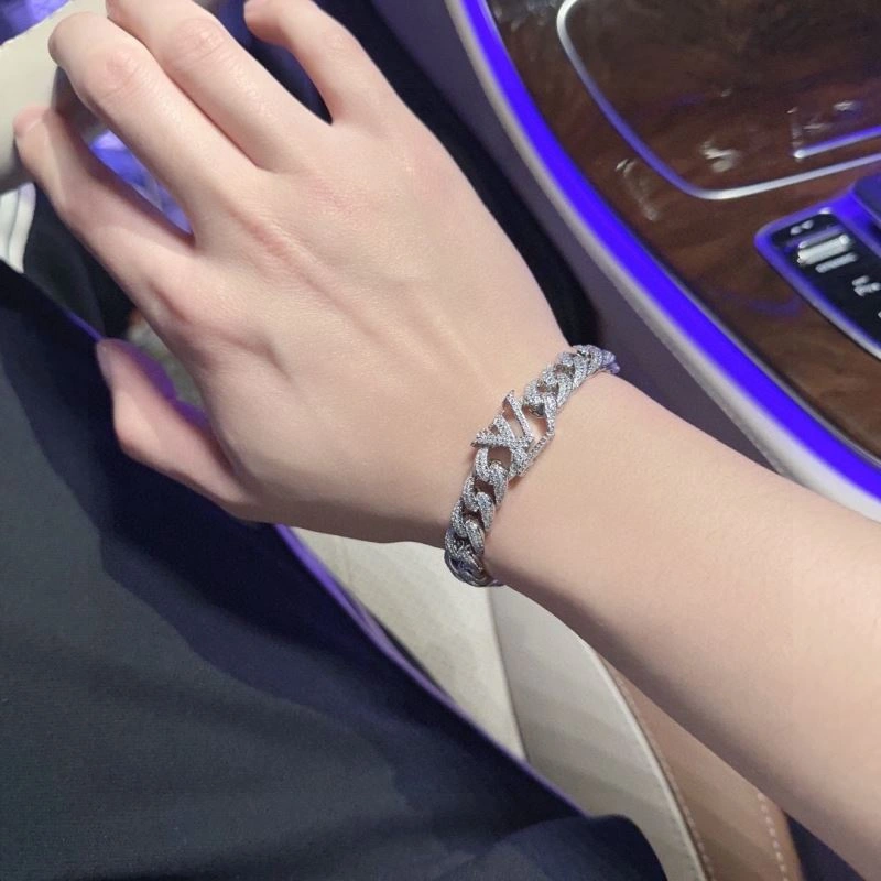 Louis Vuitton Bracelets Attractive 250734
