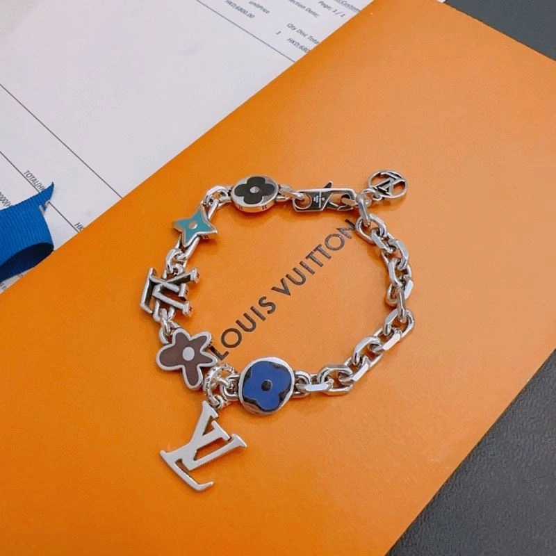 Fashionable Louis Vuitton Bracelets 250728