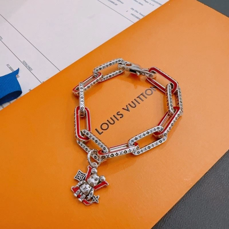 Lightweight Louis Vuitton Bracelets 250725
