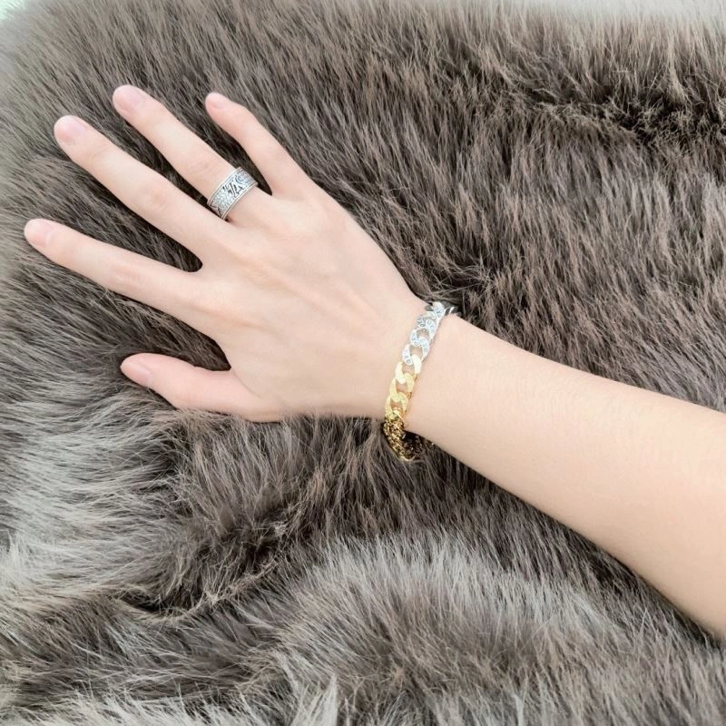 Louis Vuitton Bracelets Casual 250724