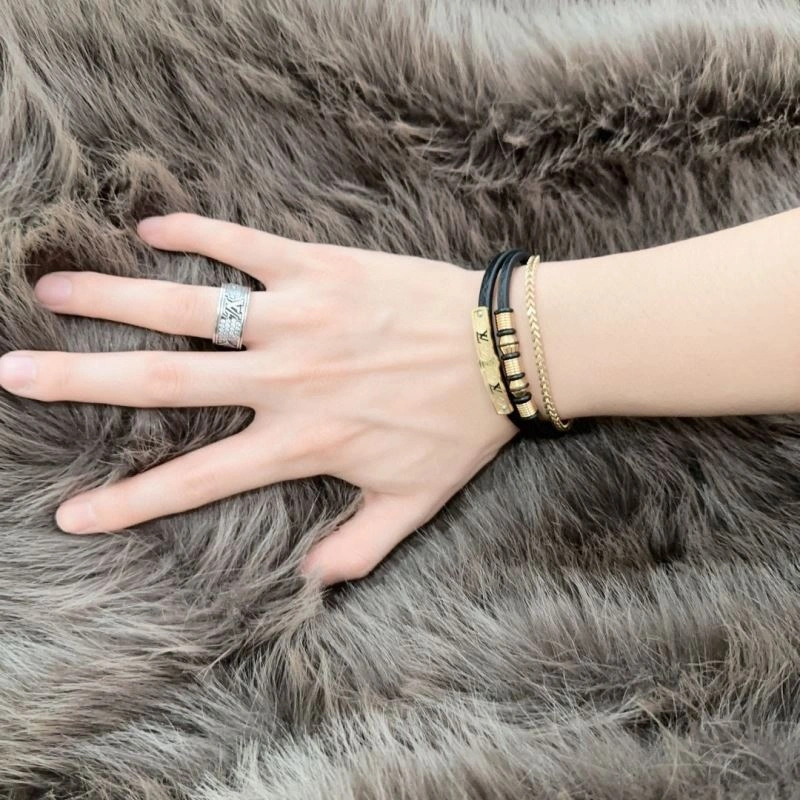 Louis Vuitton Bracelets FlexibleFit 250705