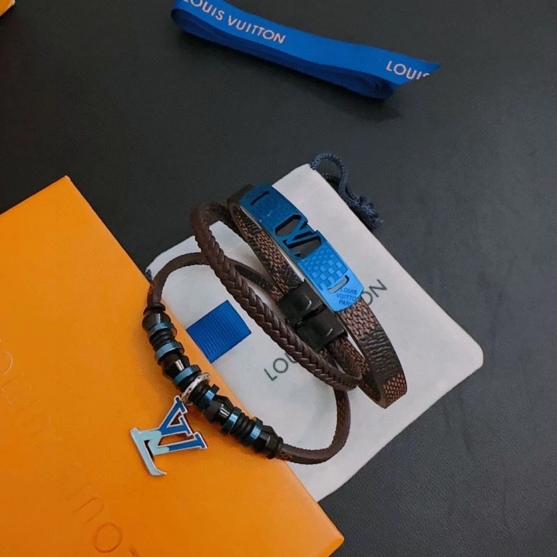 Louis Vuitton Bracelets ZipUp 250704
