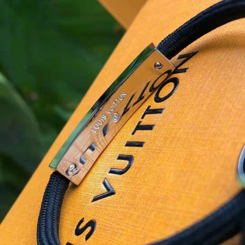 Louis Vuitton Bracelets Trendsetting 250716